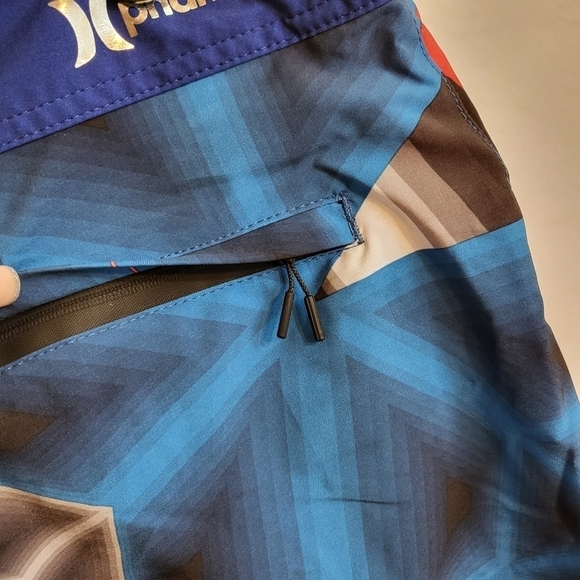 Hurley size 34 phantom board swim shorts pre-owned great condition - Picture 9 of 9